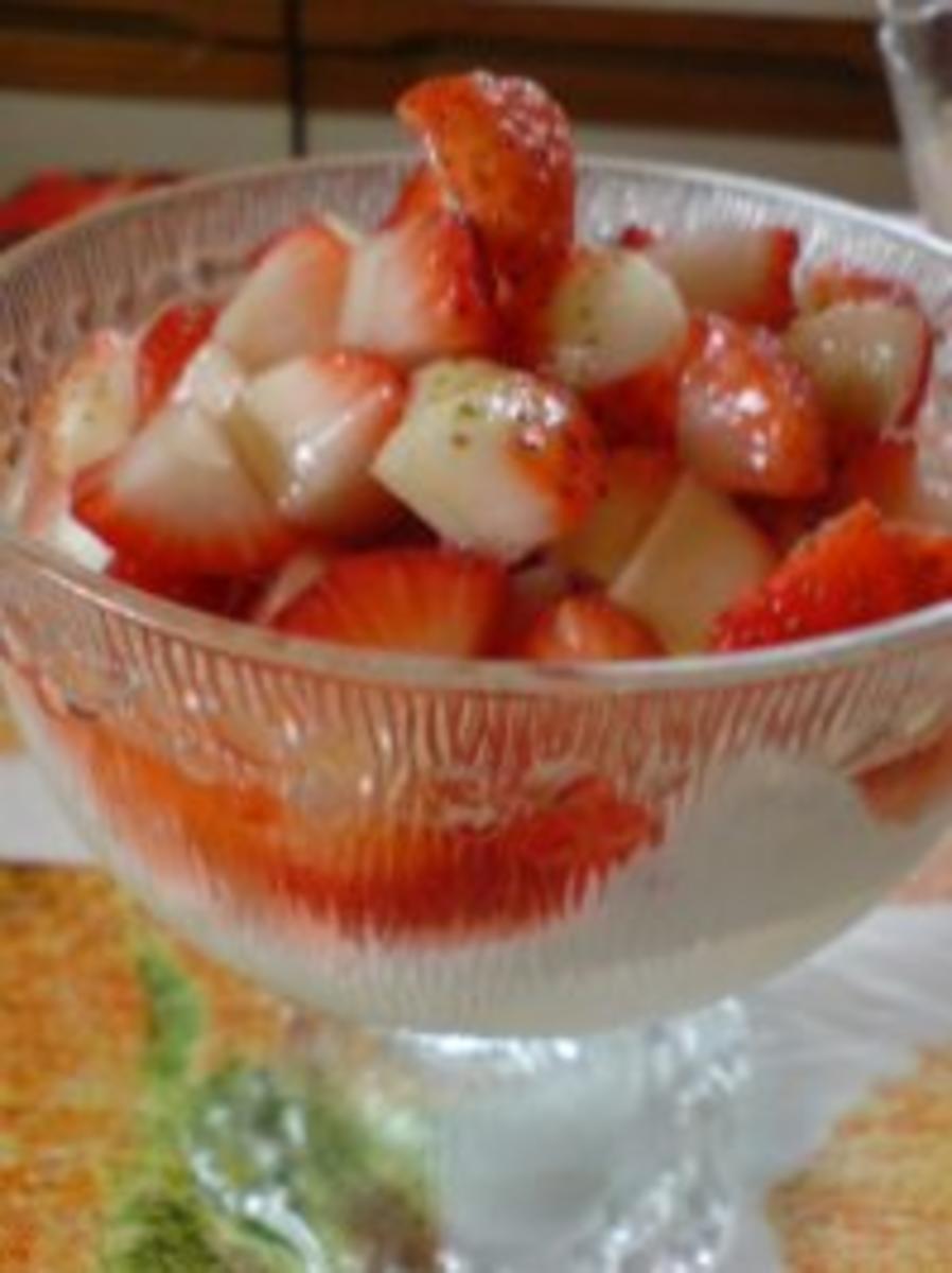 Pfefferminzcreme mit Erdbeeren - Rezept - Bild Nr. 2
