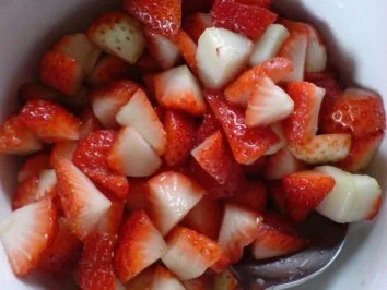 Pfefferminzcreme mit Erdbeeren - Rezept - Bild Nr. 4