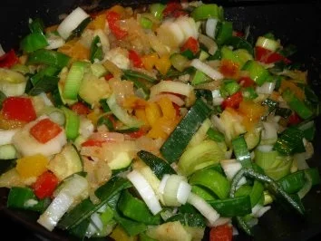 Rezept: Gemüse in Käsesoße auf Tortellini Bild Nr. 9 Gemüse in Käsesoße auf Tortellini - Rezept - Bild Nr. 9