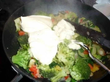 Rezept: Gemüse in Käsesoße auf Tortellini Bild Nr. 11 Gemüse in Käsesoße auf Tortellini - Rezept - Bild Nr. 11