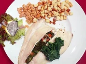 Rezept: Gefüllte Scholle mit Blattspinat, Krabben und Croutons Gefüllte Scholle mit Blattspinat, Krabben und Croutons - Rezept