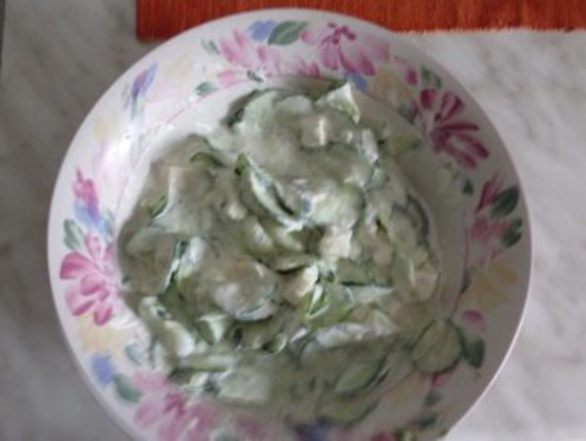 Lecker Schmecker Gurken Salat - Rezept