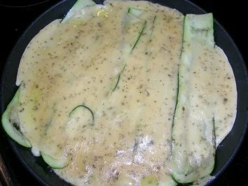 Rezept: Seeteufelfilet mit Zucchinicrepes und Weißweinsauce Bild Nr. 6 Seeteufelfilet mit Zucchinicrepes und Weißweinsauce - Rezept - Bild Nr. 6