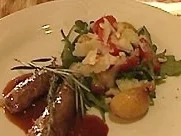 Rezept: Drillingslamm auf lauwarmem Raukebett Drillingslamm auf lauwarmem Raukebett - Rezept