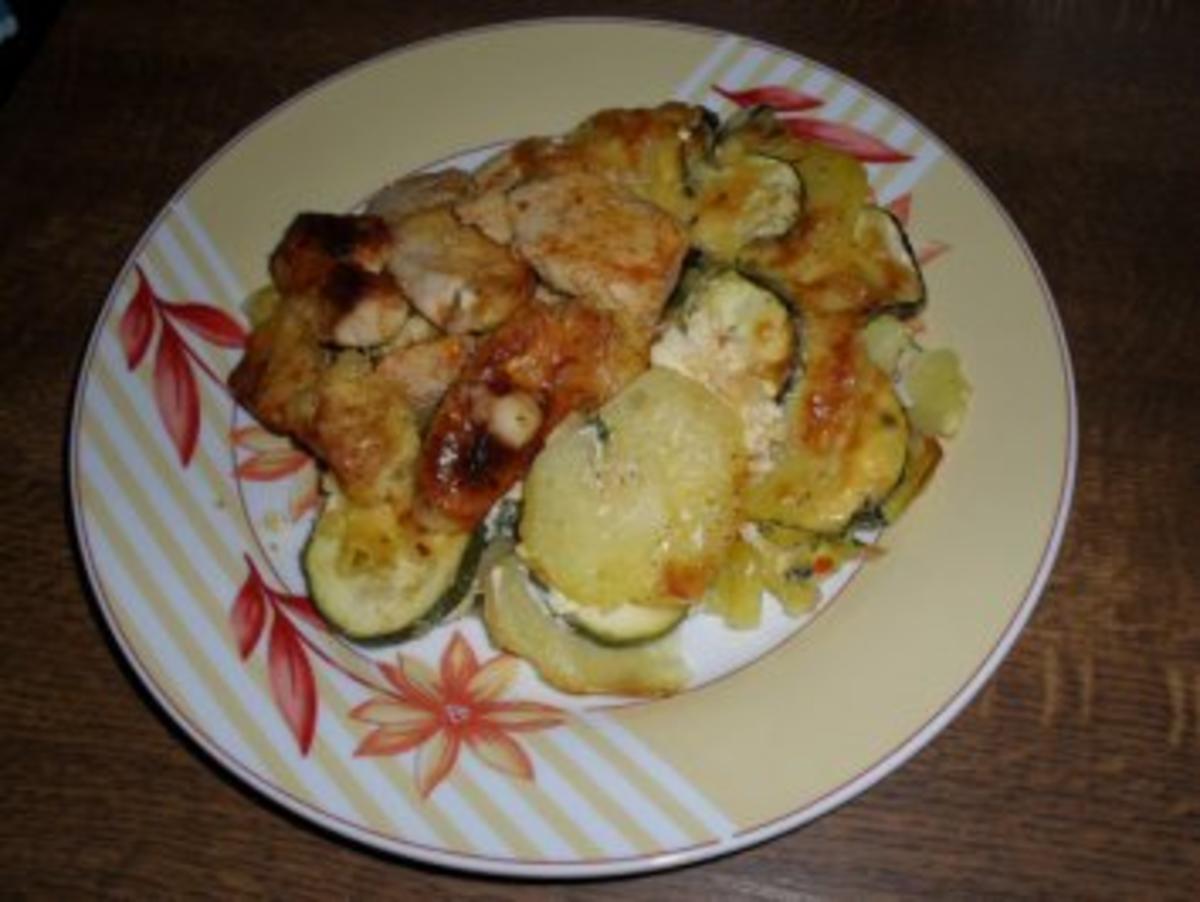 Zucchini-Kartoffelgratin mit Filet - Bilder sind on - Rezept - Bild Nr. 5