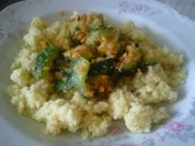 Couscous mit Zucchini und Erdnüssen - Rezept