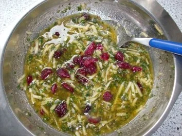 Rezept: Spargel mit Basilikum-Cranberrie-Pesto im Romanabett Bild Nr. 7 Spargel mit Basilikum-Cranberrie-Pesto im Romanabett - Rezept - Bild Nr. 7