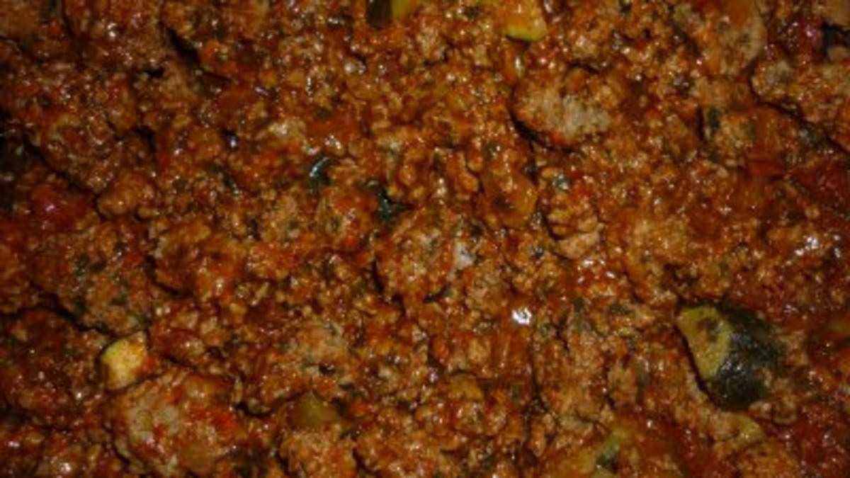 Zucchini-Chorizo-Blätterteigkuchen mit Schmandklecksen - Rezept - Bild Nr. 3