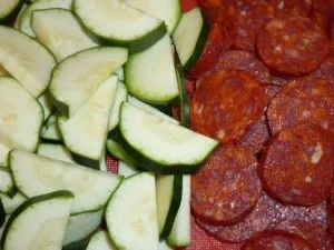 Zucchini-Chorizo-Blätterteigkuchen mit Schmandklecksen - Rezept - Bild Nr. 4