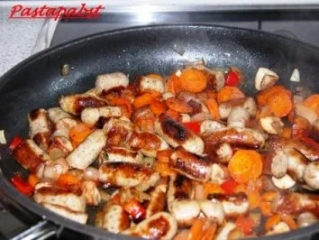 Bunte Spätzle-Würstchen-Pfanne - Rezept - Bild Nr. 3