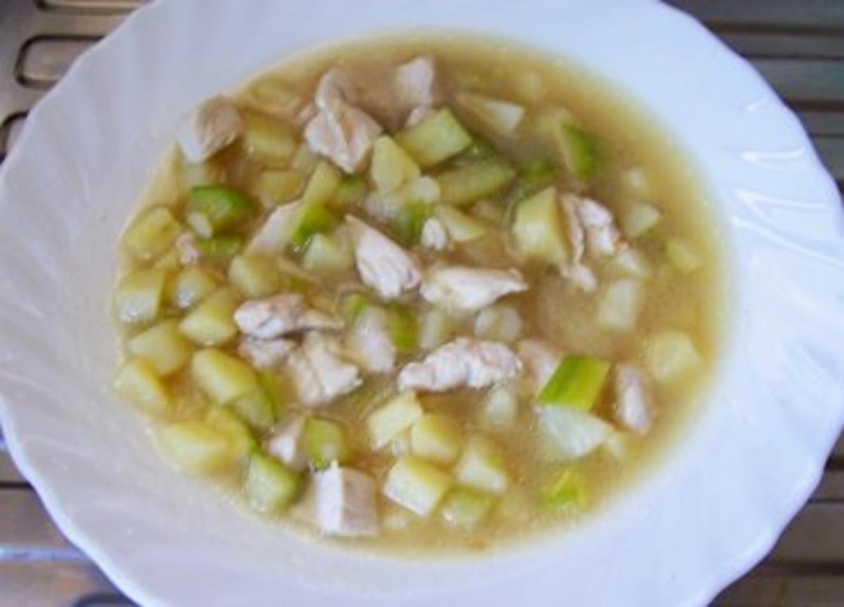 Kochen: Geflügel-Zucchini-Kartoffel-Eintopf - Rezept - kochbar.de