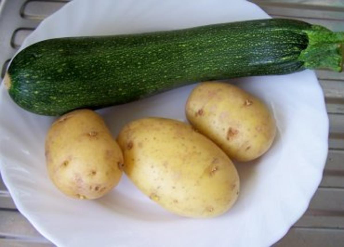 Kochen: Geflügel-Zucchini-Kartoffel-Eintopf - Rezept - Bild Nr. 3