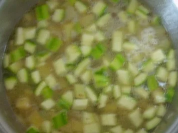 Rezept: Kochen: Geflügel-Zucchini-Kartoffel-Eintopf Bild Nr. 7 Kochen: Geflügel-Zucchini-Kartoffel-Eintopf - Rezept - Bild Nr. 7