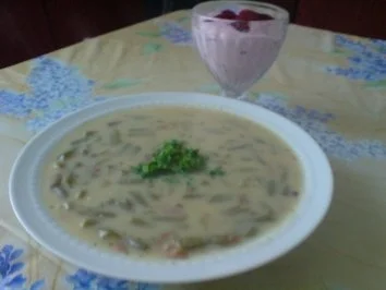 Rezept: Kartoffelsuppe mit Schneidebohnen Kartoffelsuppe mit Schneidebohnen - Rezept