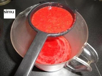 Rezept: Erdbeer-Rhabarber-Quarktorte Bild Nr. 3 Erdbeer-Rhabarber-Quarktorte - Rezept - Bild Nr. 3