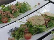 Orientalisch marinierter Blattsalat mit Nordseekrabben - Rezept