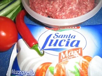 Aubergine gefüllt unter einer Mozzarellahaube - Rezept - Bild Nr. 2