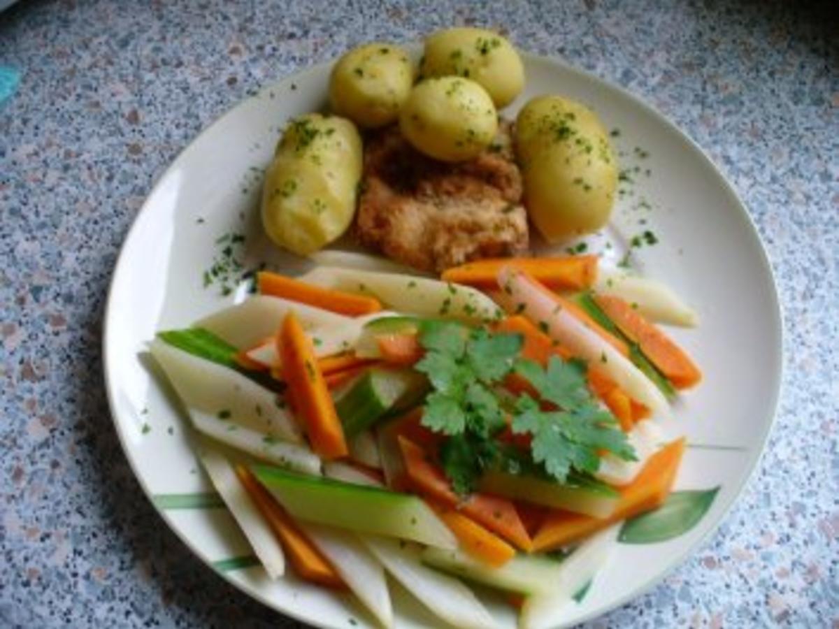 Buntes Spargelgemüse mit Kartoffeln - Rezept - kochbar.de