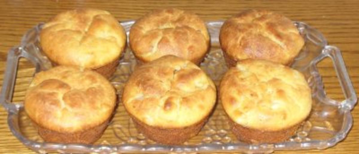 Kleingebäck - Herzhafte Muffins mit Kräuter-Frischkäse und Zwiebel - Rezept