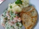 Leipziger Allerlei in Basilikum-Sahne-Soße zu Putensteaks und Kartoffelbrei - Rezept