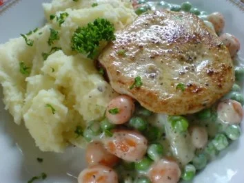 Leipziger Allerlei in Basilikum-Sahne-Soße zu Putensteaks und Kartoffelbrei - Rezept - Bild Nr. 12