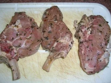 Rezept: Kalbskotelett eingelegt in Bärlauch mit Spargel Bild Nr. 2 Kalbskotelett eingelegt in Bärlauch mit Spargel - Rezept - Bild Nr. 2