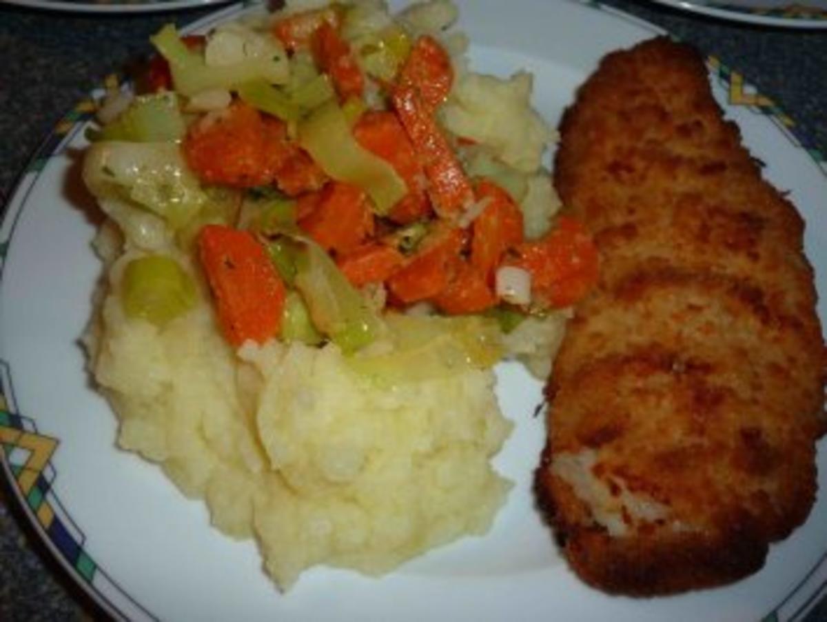 Backfisch mit Möhren-Lauch-Gemüse im Kartoffelnest - Rezept - Bild Nr. 5