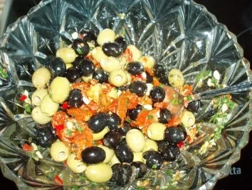 Marinierter Käse mit Kräutern u. Oliven - Rezept - Bild Nr. 4