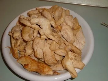 Rezept: Champignonsahnesoße mit Hähnchengeschnetzeltem und Reis Bild Nr. 2 Champignonsahnesoße mit Hähnchengeschnetzeltem und Reis - Rezept - Bild Nr. 2