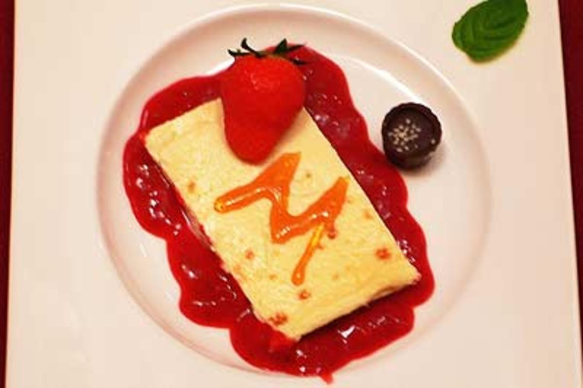 Bilder für Flan de queso con fresas - Gebackene Eiermasse mit Erdbeeren - Rezept