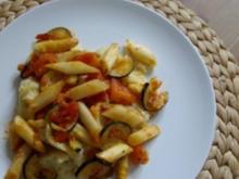 Sommerliche Spargel-Zucchini Pfanne mit pikantem Grießauflauf - Rezept