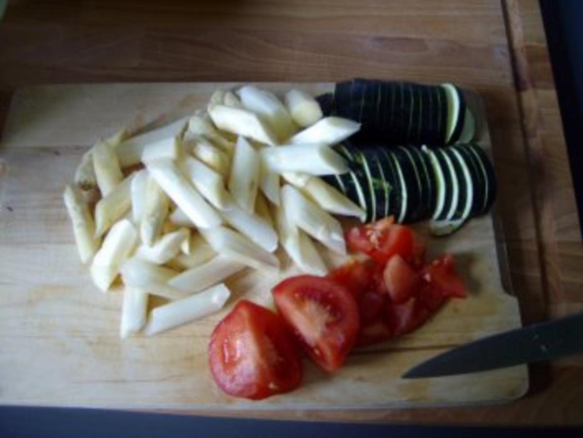 Sommerliche Spargel-Zucchini Pfanne mit pikantem Grießauflauf - Rezept - Bild Nr. 2