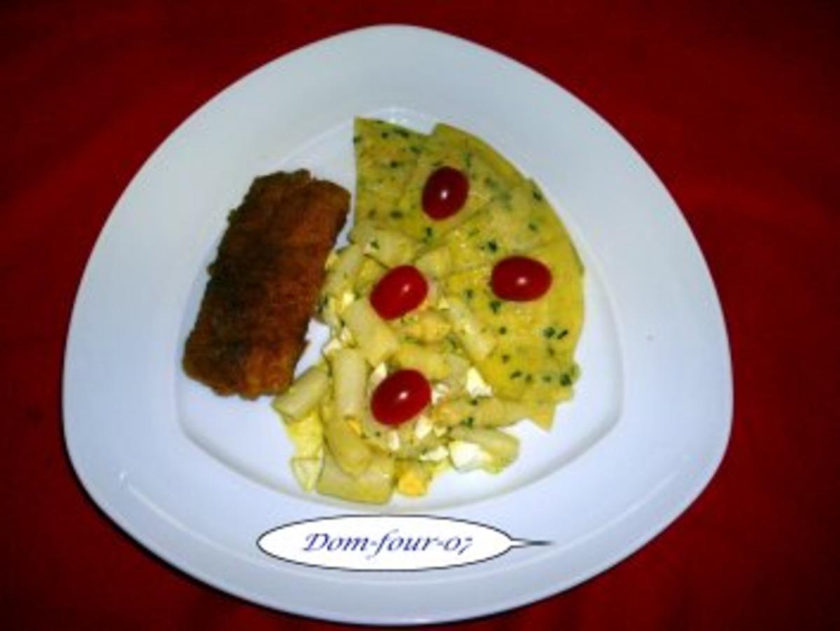 Seelachs Filet in Panade mit Haferflocken und etwas Paprika. an Spargelsalat - Rezept