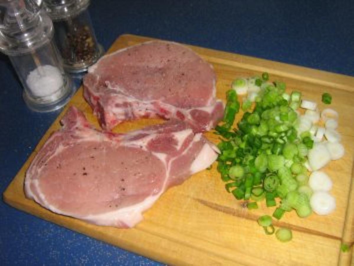 Kotelett mit grünem Spargel an Kräuter-Senf-Sauce - Rezept - Bild Nr. 4