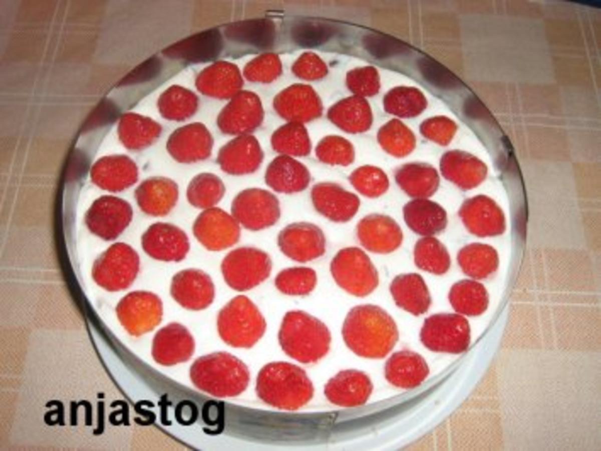 Erdbeeren - Holunder Torte - Rezept - Bild Nr. 10