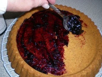 Amaretti Kuchen mit Heidelbeeren und Schneehäubchen - Rezept - Bild Nr. 6