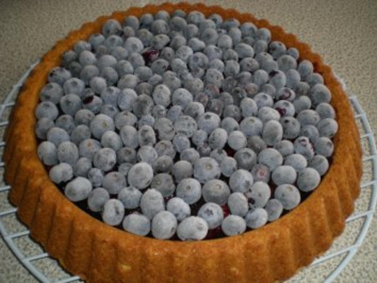 Amaretti Kuchen mit Heidelbeeren und Schneehäubchen - Rezept - Bild Nr. 7