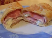 Blätterteig-Schinken-Käse-Röllchen - Rezept