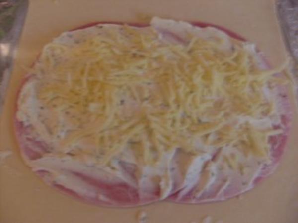 Blätterteig-Schinken-Käse-Röllchen - Rezept - kochbar.de