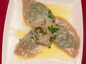 Schlutzkrapfen in zerlassener Butter und Parmesan - Rezept