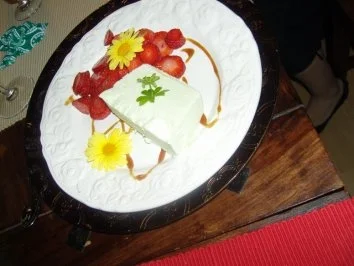 Waldmeisterparfait-auf Erdbeercarpaccio - Rezept - Bild Nr. 2