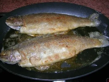 Rezept: Forelle gebraten mit Knoblauch "Die Duftende" - so mögen wir sie am liebsten - Bild Nr. 4 Forelle gebraten mit Knoblauch "Die Duftende" - so mögen wir sie am liebsten - - Rezept - Bild Nr. 4