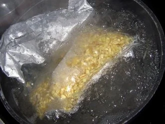 Hackbällchen mit Ziegenkäse, dazu Walnuss-Ajvar-Sauce und Sonnenweizen - Rezept - Bild Nr. 6