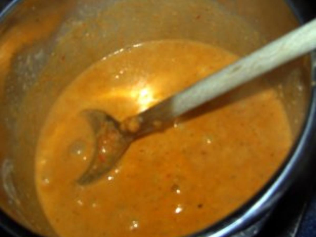 Hackbällchen mit Ziegenkäse, dazu Walnuss Ajvar Sauce und Sonnenweizen ...