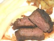 Rind: Honig-Steak mit Spargel und gebratenen Kartoffeln - Rezept