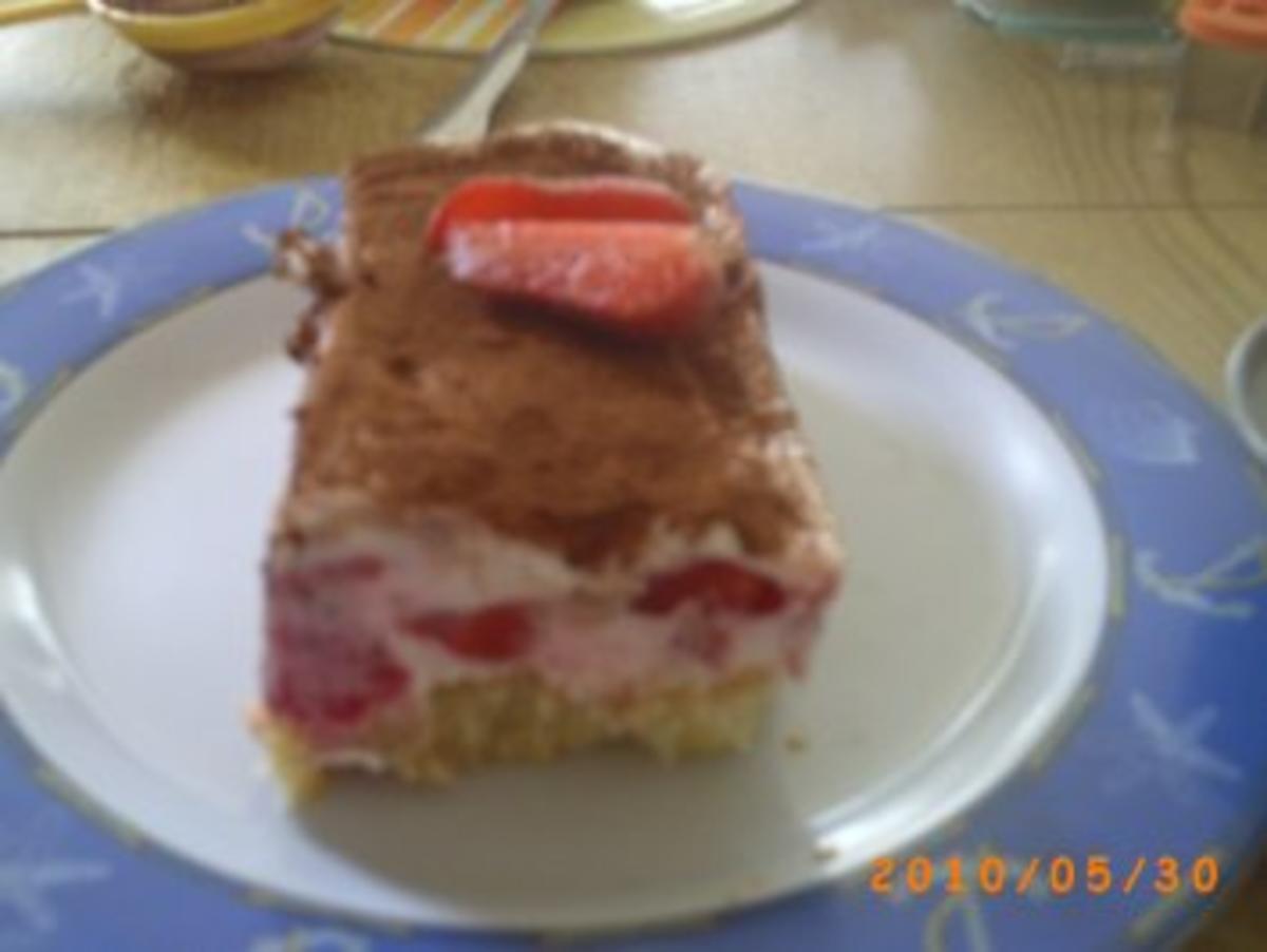 Dessert: Erdbeer-Himbeer-Tiramisu - Fotos sind on - Rezept