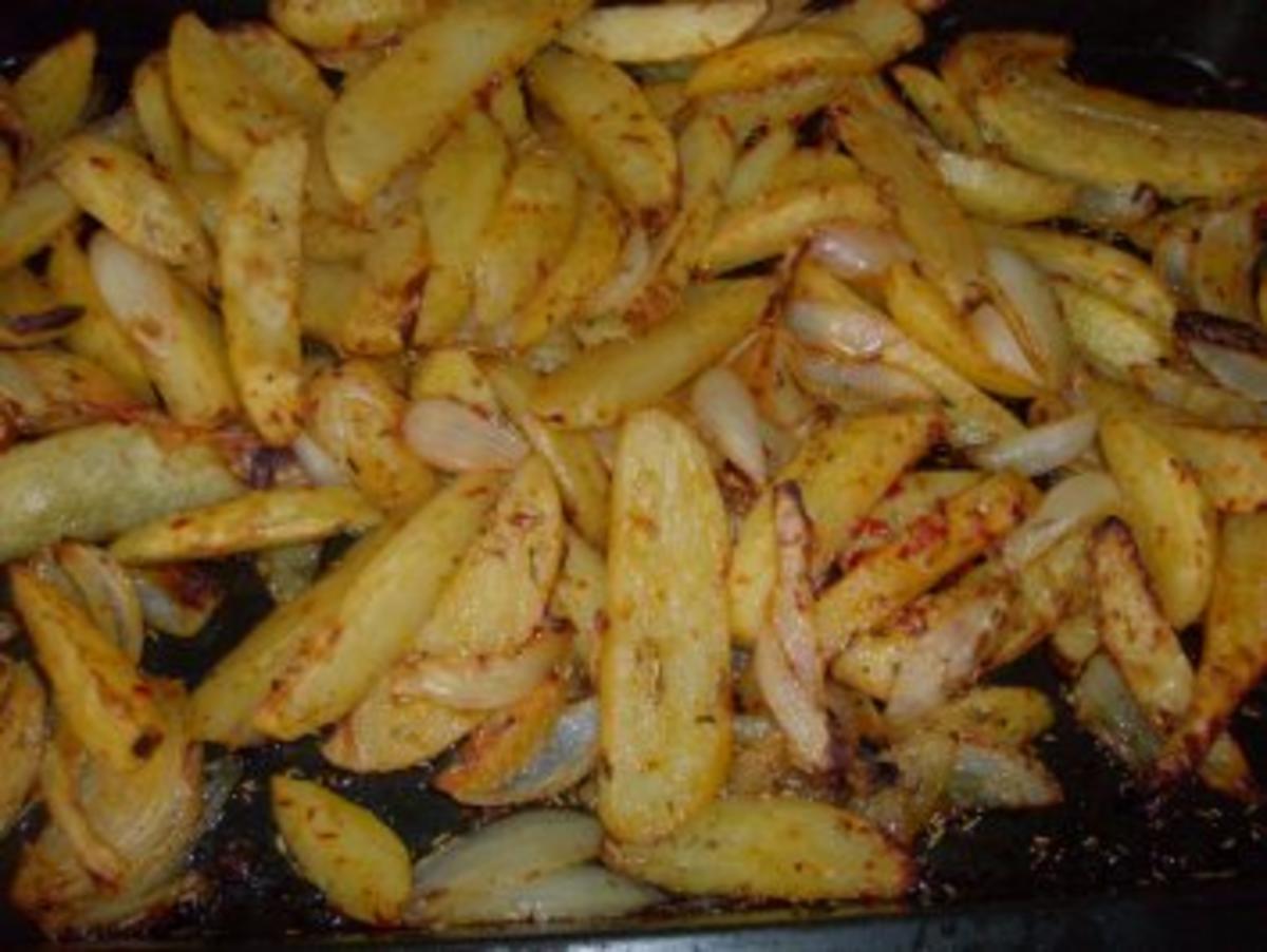 Frikadellen mit Buttergemüse und Zwiebel-Rosmarin-Kartoffeln - Rezept - Bild Nr. 6