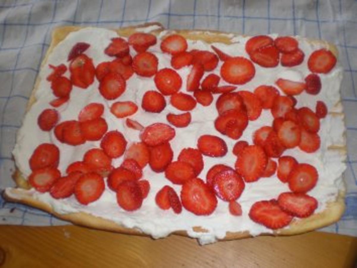 Erdbeer.Bisquittrolle - Rezept - Bild Nr. 2