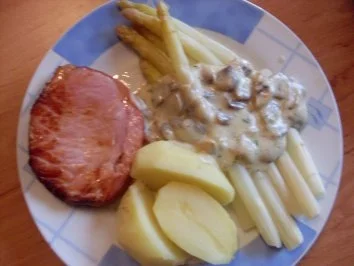 Rezept: Spargel mit Pilzrahm und Kasseler Spargel mit Pilzrahm und Kasseler - Rezept