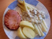 Spargel mit Pilzrahm und Kasseler - Rezept